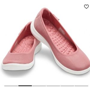 Rare NWT Crocs Reviva shoes